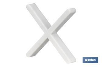 Highly resistant cross-shaped tile spacers for tiling projects | Available in different sizes and packaging - Cofan