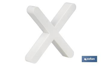 Highly resistant cross-shaped tile spacers for tiling projects | Available in different sizes and packaging - Cofan
