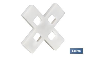 Highly resistant cross-shaped tile spacers for tiling projects | Available in different sizes and packaging - Cofan