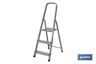 Scala di alluminio per uso domestico da 2 a 8 gradini | Dimensioni: da 0,41 a 2,41 metri di altezza | Normativa EN 131 - Cofan