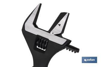 Llave ajustable reversible de gran apertura | Con moleta central. Mango fabricado en goma de gran confort | Medidas 8" (200 mm) - Cofan