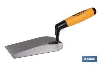 Forged bucket trowel, Sevilla Model | Length: 180mm | Suitable for construction industry | Rubber handle - Cofan