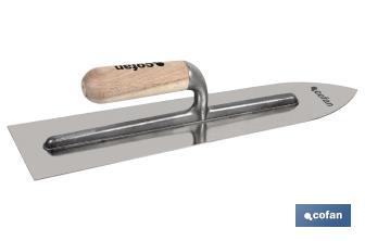 Llana autonivelante fabricada en acero carbono y mango de madera | Con forma de punta aguda | Medidas 400 X 110 X 1,0 mm - Cofan