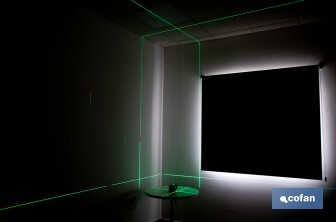 Nivel láser autonivelante de líneas cruzadas 3 x 360° | Modo automático y manual | Alta precisión | Incluye base magnética y maletín - Cofan