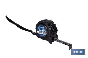 Flexómetro de hoja negra con impresión a doble cara | Carcasa de ABS | Funda antichoque | Botón de bloqueo automático | Disponible con cinta de 3, 5 y 8 metros de longitud - Cofan