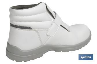 Bota S2 SRC Branca | Tamanhos disponíveis desde o 35 ao 47 | Modelo White Eagle - Cofan