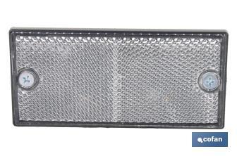 Catadióptrico rectangular con tornillos para fijar a vehículos | Producto homologado | Medidas: 106 x 50 mm | Disponible en 3 colores - Cofan