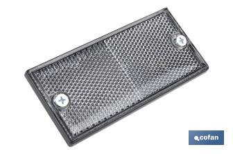 Catadióptrico rectangular con tornillos para fijar a vehículos | Producto homologado | Medidas: 106 x 50 mm | Disponible en 3 colores - Cofan