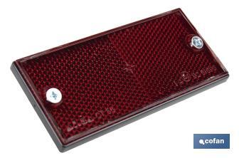 Catadióptrico rectangular con tornillos para fijar a vehículos | Producto homologado | Medidas: 106 x 50 mm | Disponible en 3 colores - Cofan