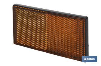 Catadióptrico rectangular con adhesivo para poner en vehículos | Medidas: 106 x 50 mm | Disponible en 3 colores - Cofan