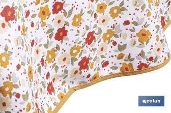 Mantel redondo antimanchas resinado con estampado de florecillas | Materiales: 50% algodón y 50% poliéster | Diámetro: 1,40 m - Cofan