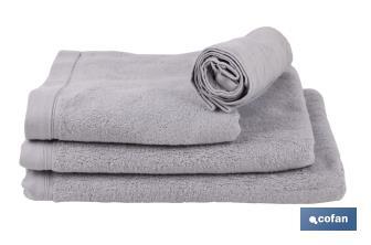 Asciugamano da doccia | Modello Perlan | Grigio perla | 100% cotone | Grammatura: 580 g/m² | Dimensioni: 70 x 140 cm - Cofan