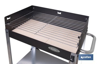 Barbacoa de carbón con ruedas | Parrilla regulable | Ladrillo refractario | Fácil de transportar y estable | Medidas: 56,7 x 36 x 83 cm - Cofan