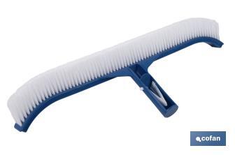 Escova Curva para Piscinas | Medida da escova 45 cm - Cofan