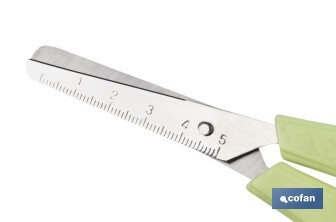 Tijeras escolares con punta redonda | Inlcuye escala de medición | Ideal para niños y tareas escolares | Longitud: 13,3 cm - Cofan