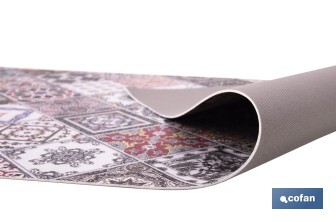 Rollo de alfombra vinílica semirrígida de impresión digital: Azulejos geométricos de colores | Resistente para suelos interiores y exteriores cubiertos - Cofan