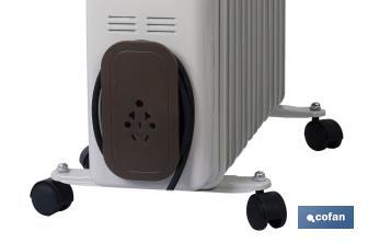 Radiador de aceite 2500 W | Color: blanco | Con 11 elementos y termostato regulable | Seguridad antiincendios y Control antivuelco - Cofan