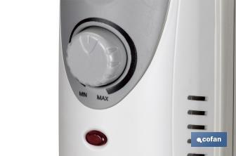 Mini radiador de aceite | Potencia: 450 W | Termostato regulable | Seguridad antiincendios | Color: blanco | Medidas: 26 x 13 x 41 cm - Cofan