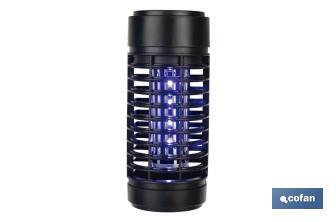 Lámpara LED antiinsectos con enchufe| Potencia: 3 W | Descarga Eléctrica: 1200 V | Área: 50 m² | Protégete contra los insectos - Cofan