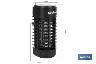 Lámpara LED antiinsectos con enchufe| Potencia: 3 W | Descarga Eléctrica: 1200 V | Área: 50 m² | Protégete contra los insectos - Cofan