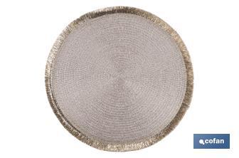 Bajoplatos redondos con flecos decorativos | Disponibles en color dorado y plateado | Packs de 6 salvamanteles individuales | Diámetro: 38 cm - Cofan