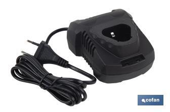 Cargador de batería de alta velocidad: 12V 2,4 A | Carga rápida y segura | Adecuado para batería 50003246 - Cofan
