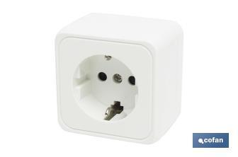 Grounding square wall socket | White | 16A - 250V - Cofan