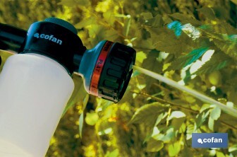 Pistola de riego con 6 posiciones ajustables y depósito para dispensador de jabón de 500 ml - Cofan