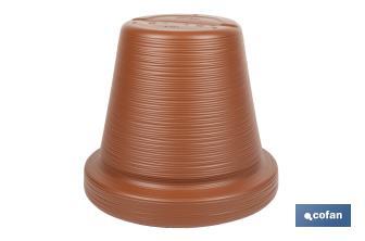 Macetas decorativas con diseño rayado | Color: terracota | Resistentes a los rayos UV | Material: Polietileno de alta densidad | Ideales para interiores y exteriores | Disponibles en diferentes medidas y capacidades - Cofan